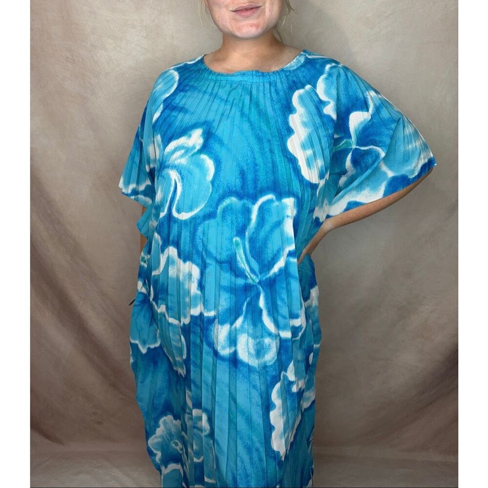 Vintage Hawaiian Kaftan Accordion Pleats Large XL Blue Floral